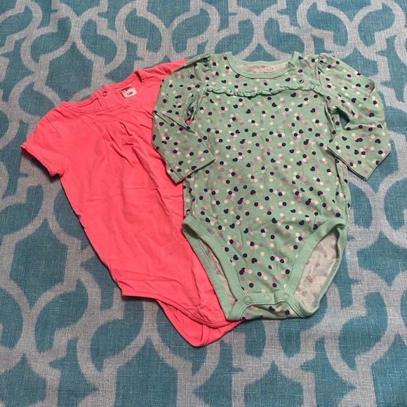 💕 Bundle Of Onesies - Long and Short Sleeve